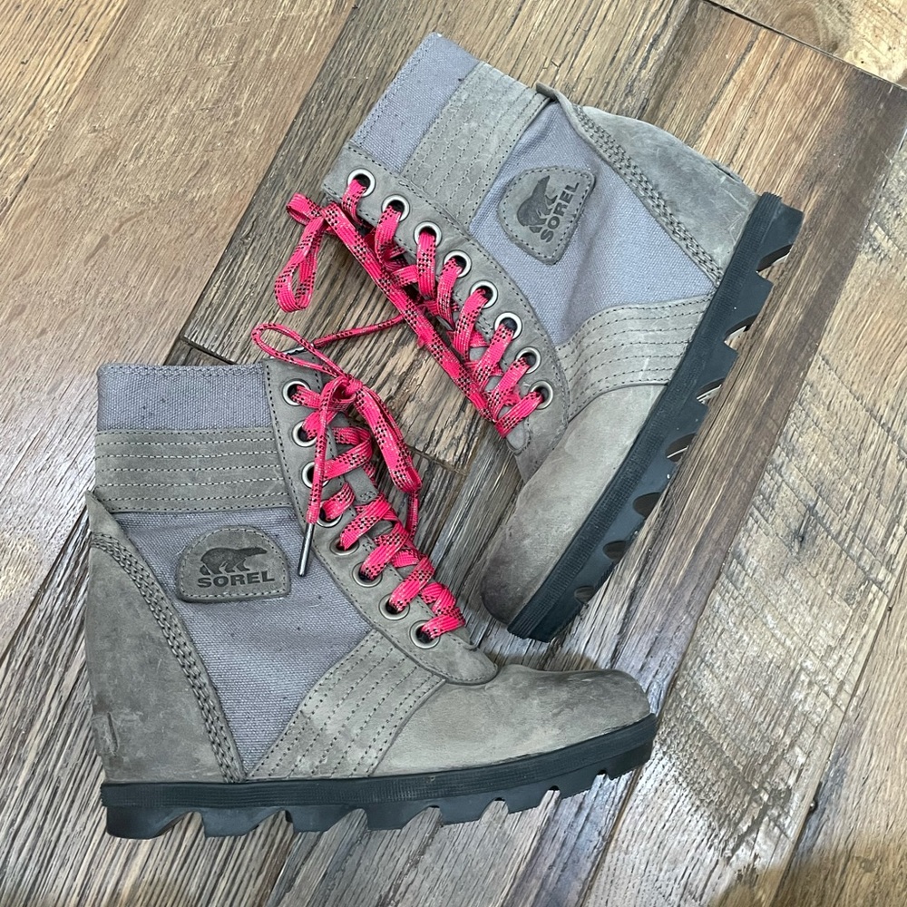 Sorel Wedge Boots Wm 6